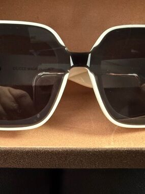 Gucci Women’s Black and White Oversized Square Sunglasses